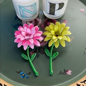 💕🎉HP🎉💕Vintage Enameled Flower Dip Metal Brooches